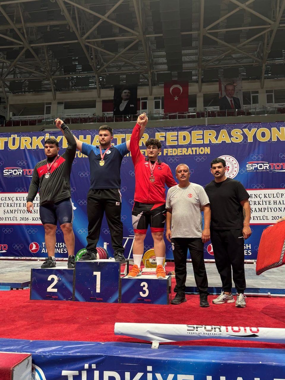 Sakaryalı milli halterci Ömer Gürmeriç Türkiye üçüncüsü oldu!